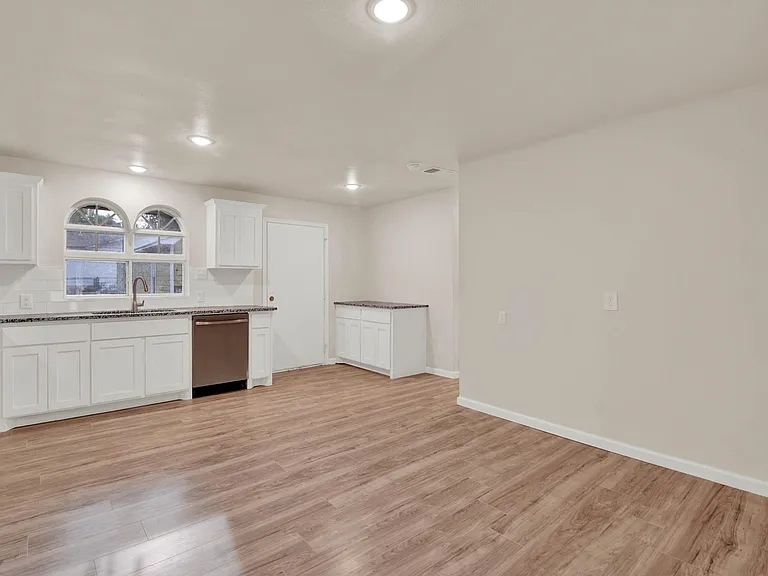 1754 S Mirick Ave — Photo 5