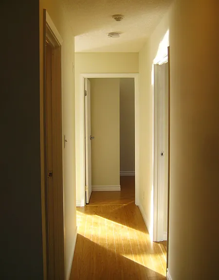 116 University Ave W — Photo 3