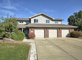 8036 Highfield Ct, Tinley Park, IL 60487