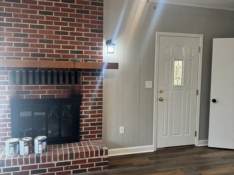 209 Brook St — Photo 7