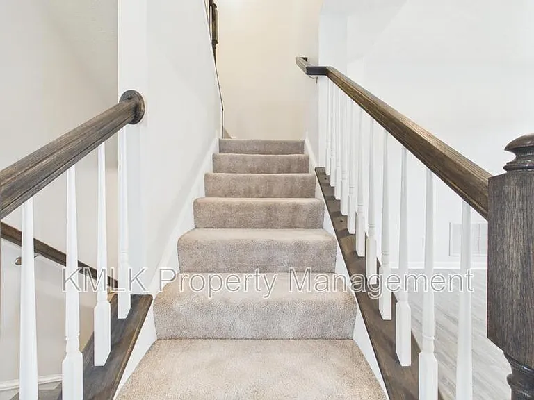 4037 N Steels Cir — Photo 27