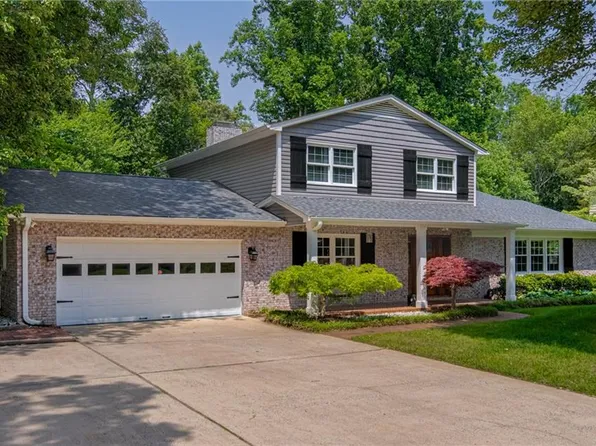 114 Ben Nevis Dr, Kernersville, NC 27284