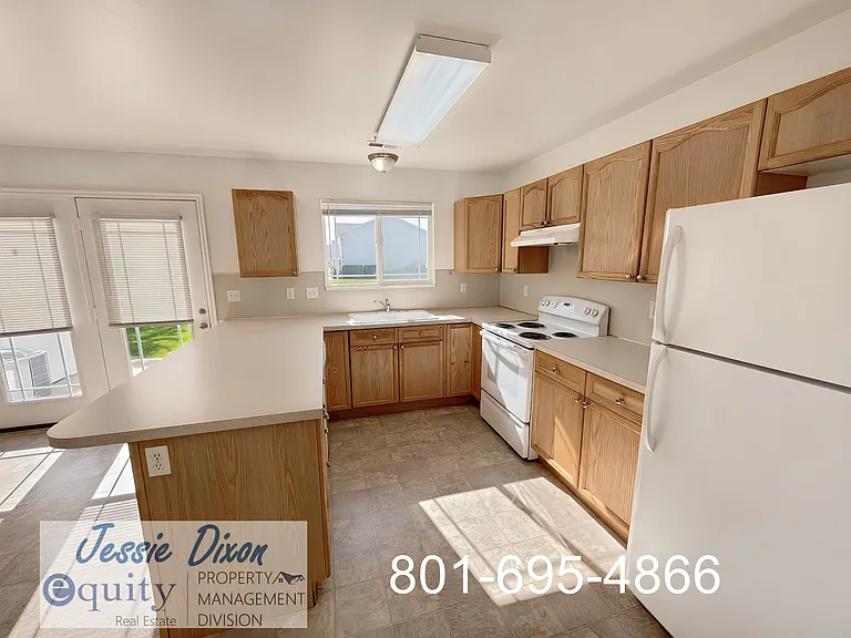 2359 N 275 E — Photo 7
