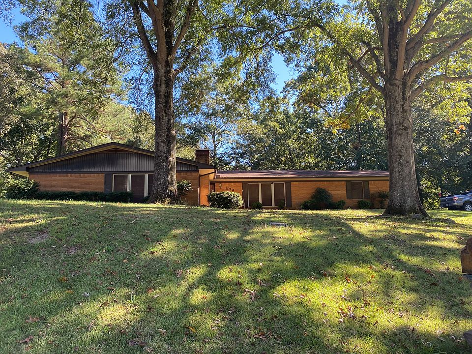 1st image of 304 McCollum Dr