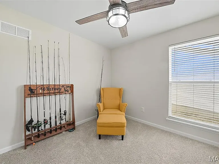 761 Creek View Dr — Photo 6