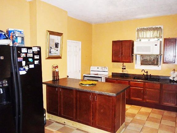 4th image of 3204 Peery Ave