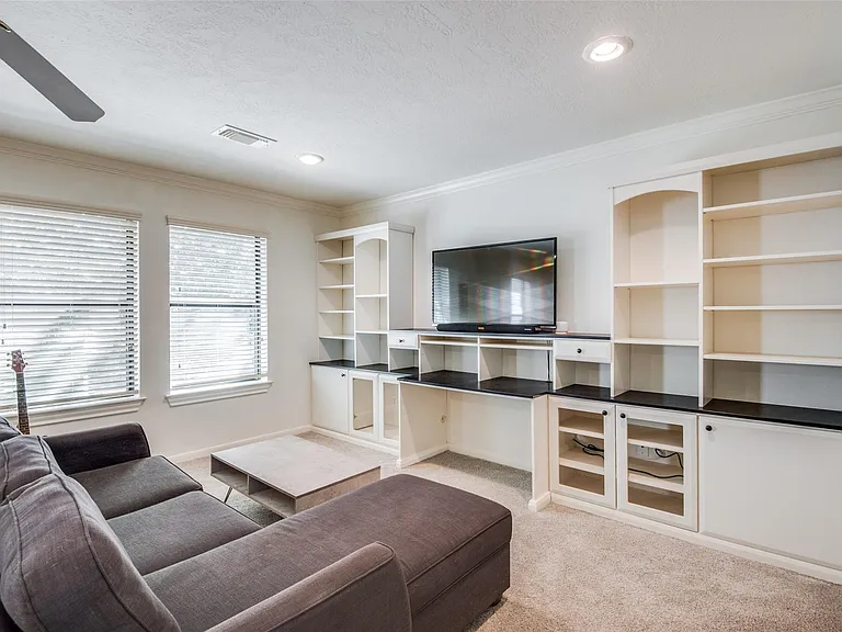 14202 Scarborough Fair St — Photo 31