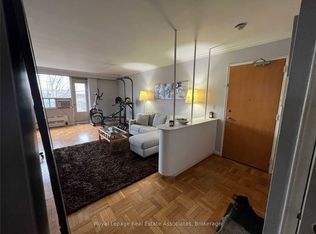 3 Meadowbrook Rd #6, Toronto, ON M6B 2S3