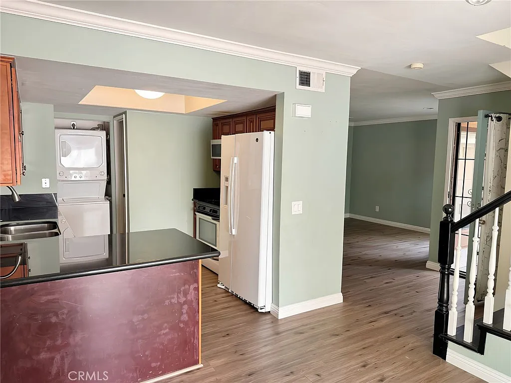 2 bed, 2.5 bath, 1016 sqft, $3,200 — Photo 4