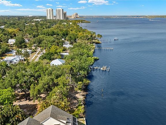 3rd image of 3541/3543 E Riverside Dr