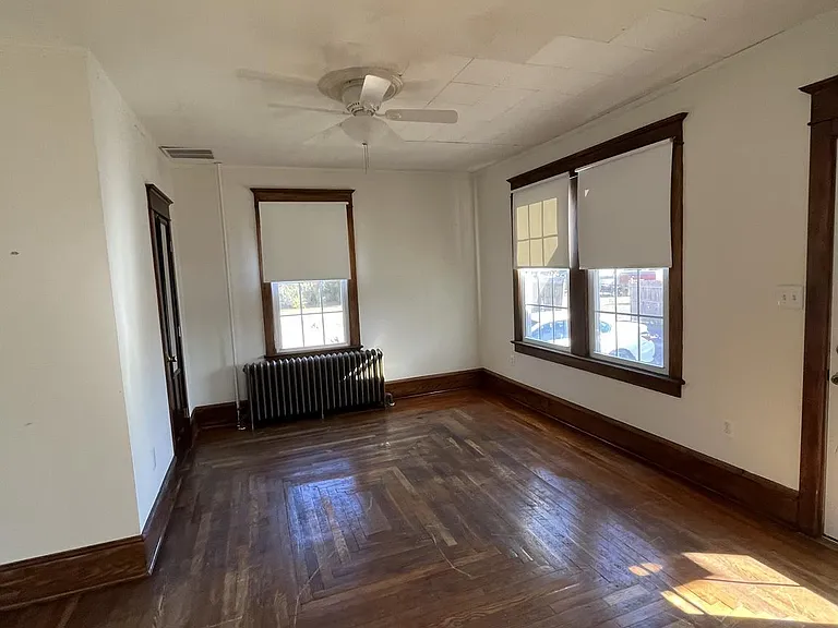 36 Delsea Dr S — Photo 2