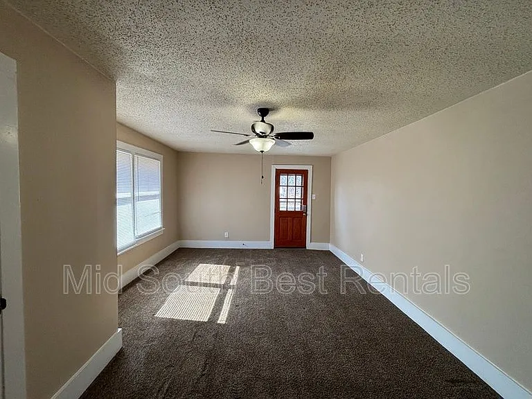 4202 Alma St — Photo 9