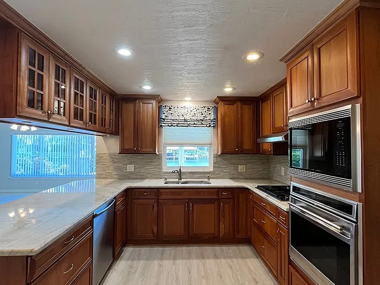 415 Aruba Ct — Photo 9