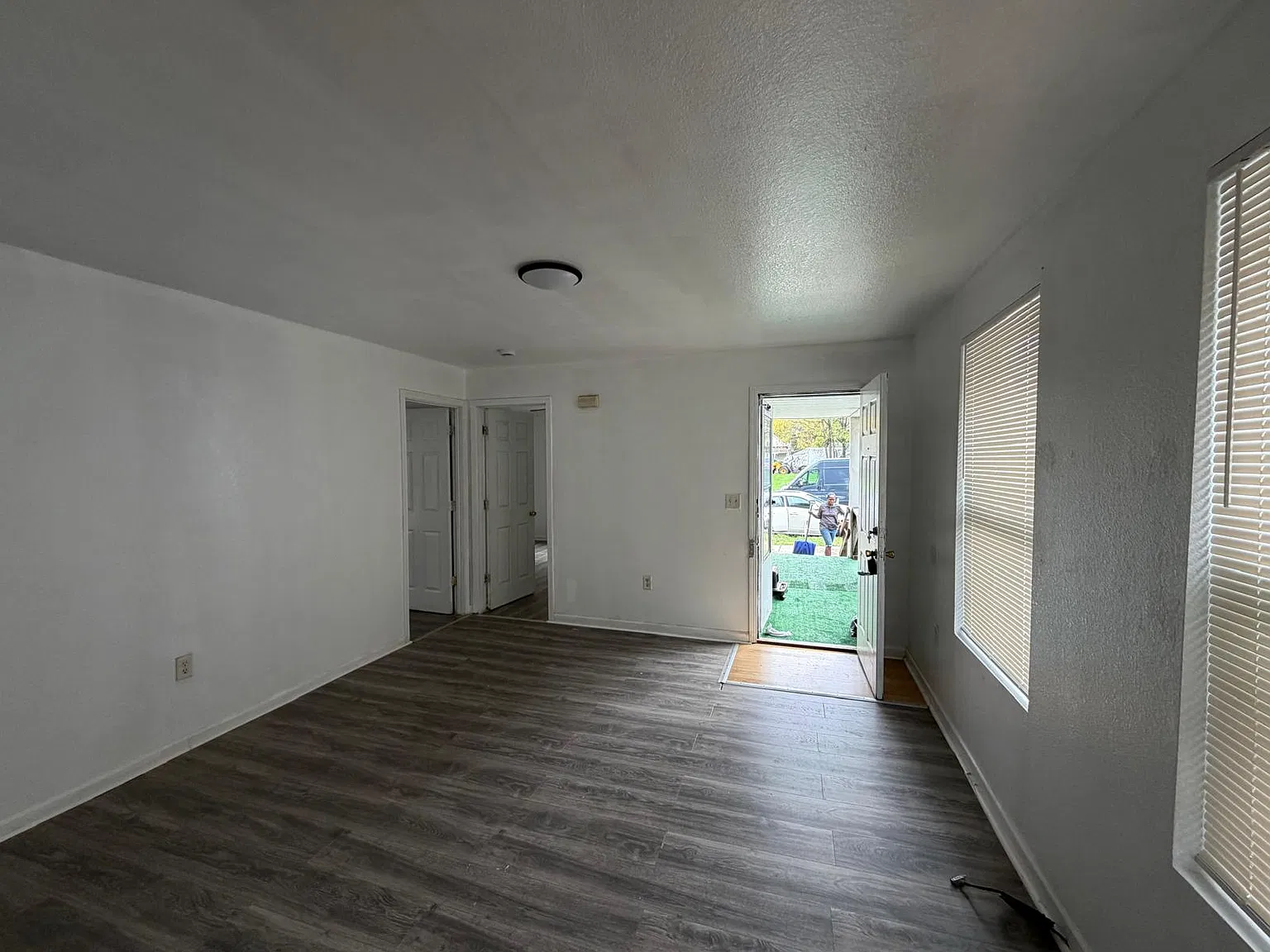 2 bed, 898 sqft, $1,025 — Photo 3