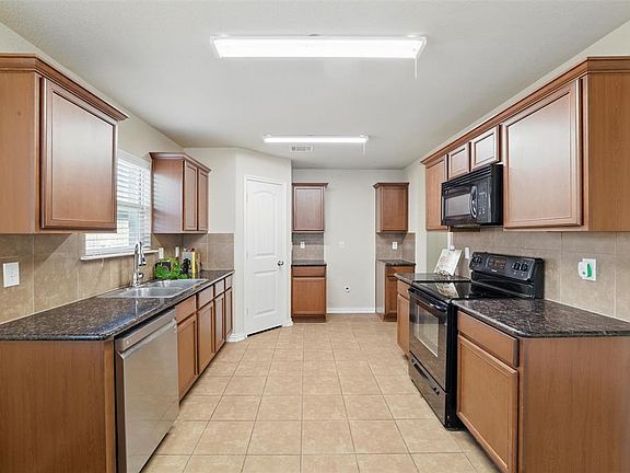 5th image of 2102 Forest Meadow Dr