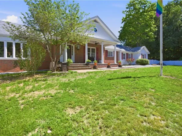 123 Progress Ave E, Riverside, RI 02915