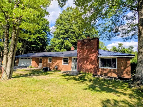 8853 Harding Ave, Farwell, MI 48622