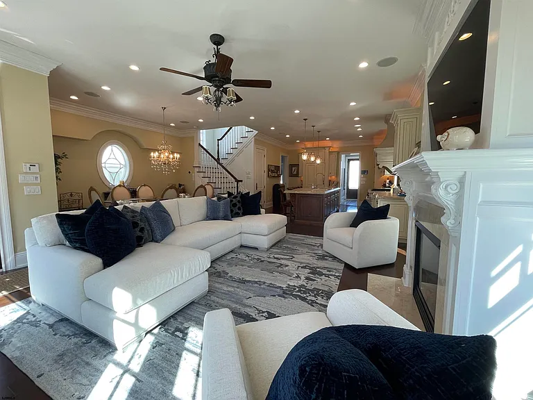 11 S Kenyon Ave #2026 — Photo 5