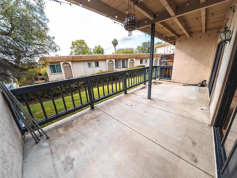 2374 Caringa Way — Photo 4