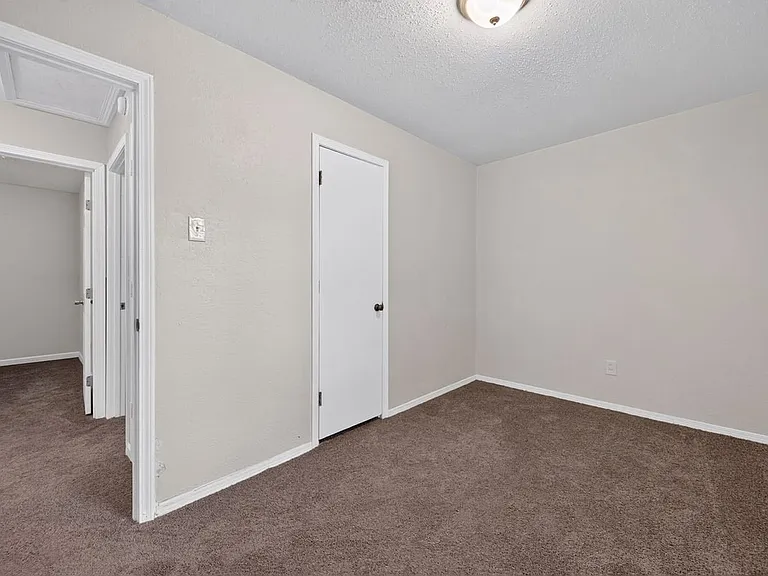 6 Amelia Dr — Photo 15
