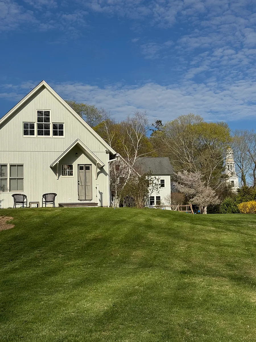 Building Photo - 33 Copse Rd #B