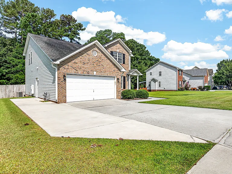 217 Stagecoach Dr — Photo 2