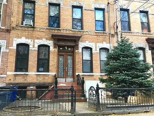 Rented by Premier Metro Realty Corp | media 17