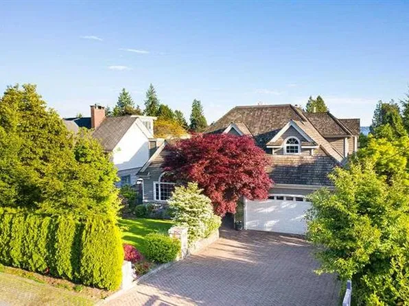 2256 Inglewood Ave, West Vancouver, BC V7V 1Z8