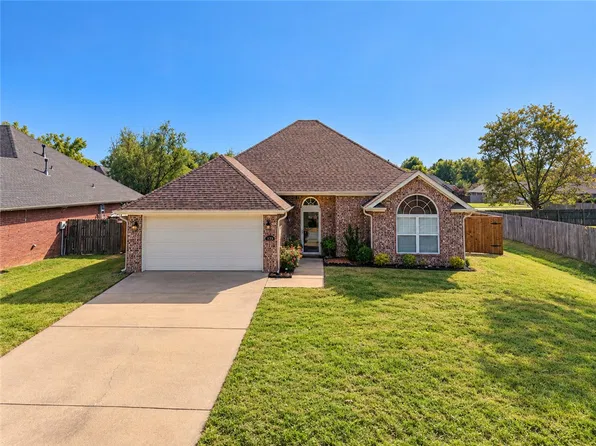305 W Colorado Ave, Springdale, AR 72764