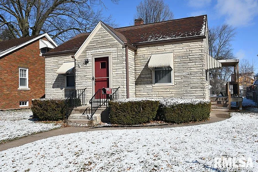 1524 W High St photo 1