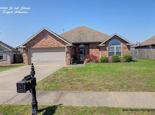 3308 S 2nd St, Rogers, AR 72758