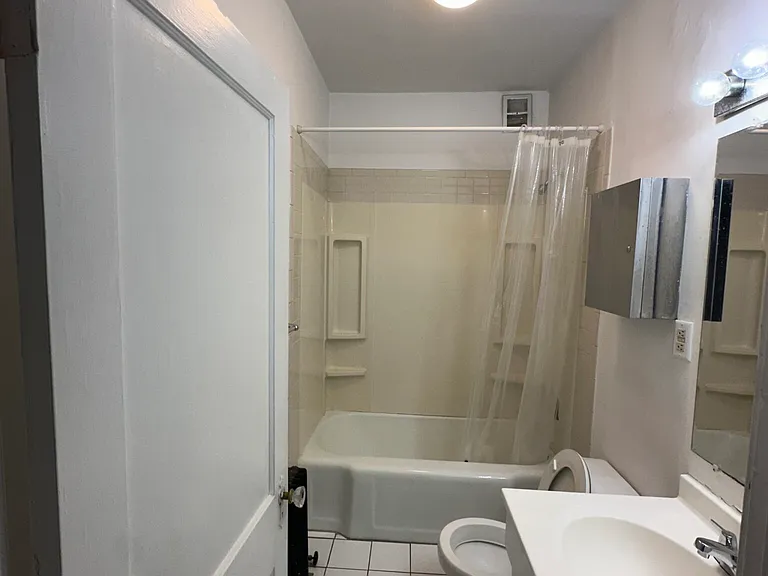 39 Lee St #3A — Photo 5