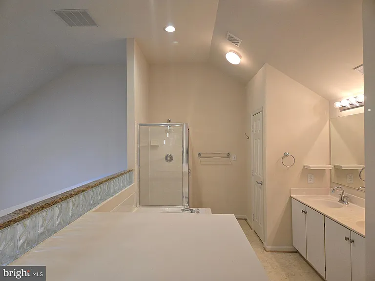 14635 Seasons Dr — Photo 24