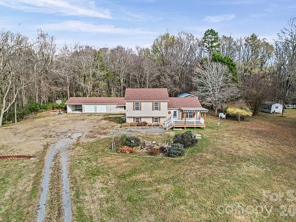 3rd image of 1006 Speer Dr