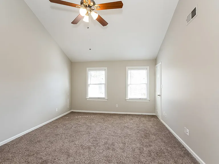 2515 Haybrook Ln — Photo 11