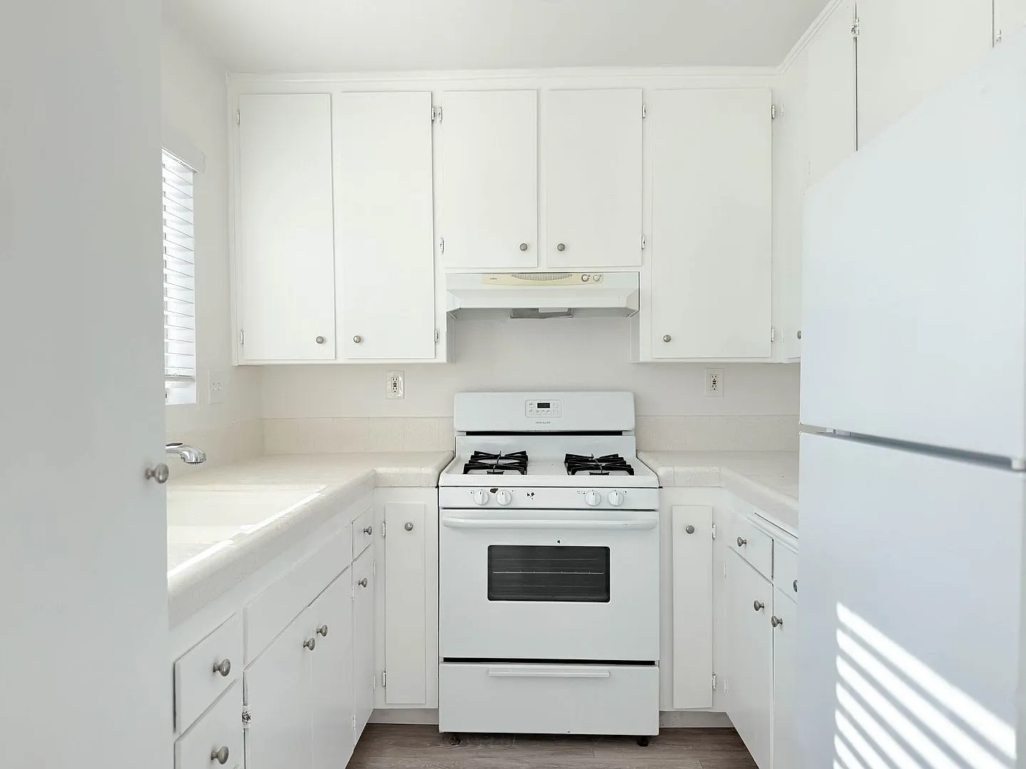 Iowa St. Apartments — Photo 2