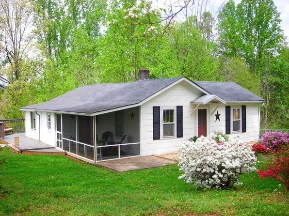 490 Valley St, Marion, NC 28752