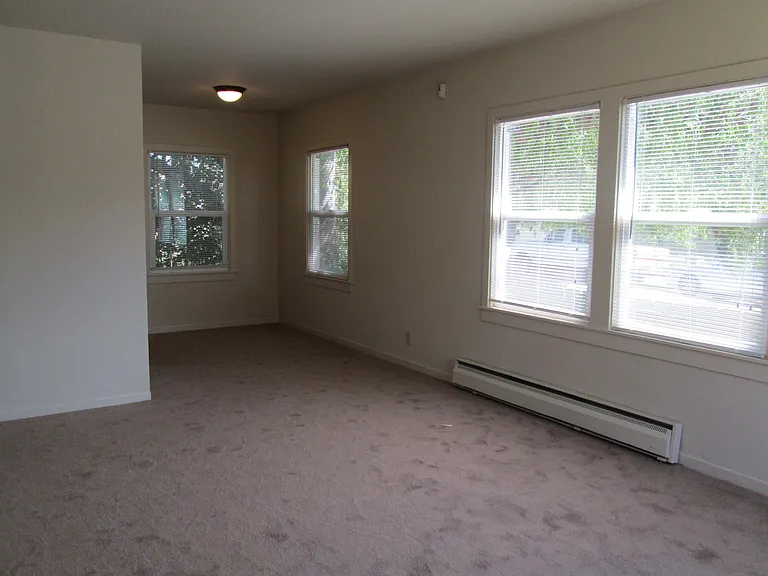811 1/2 Riverside Ave — Photo 9