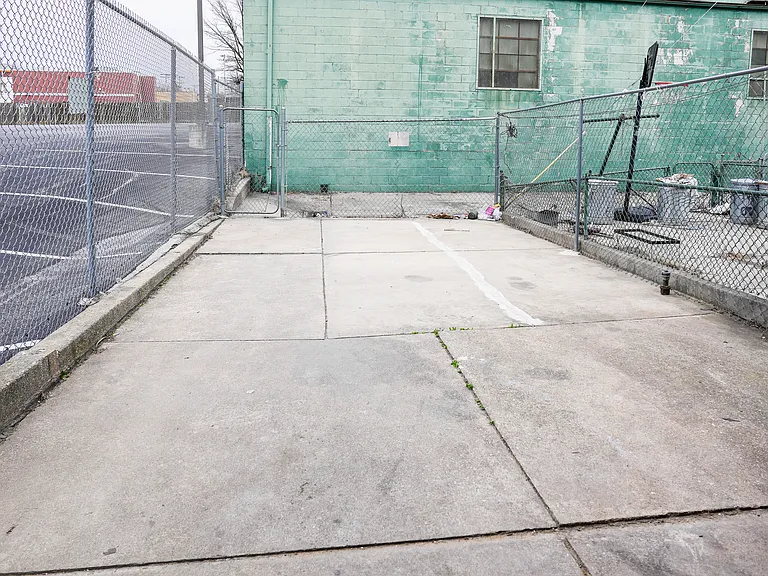 E Fayette St — Photo 23