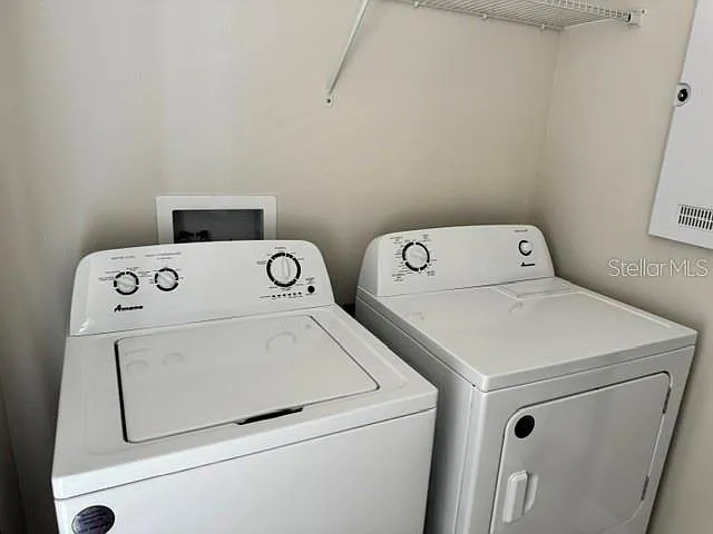 2531 W Walnut St — Photo 14