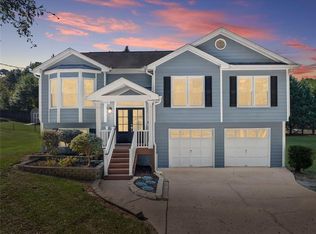 365 Overlook Ct, Auburn, GA