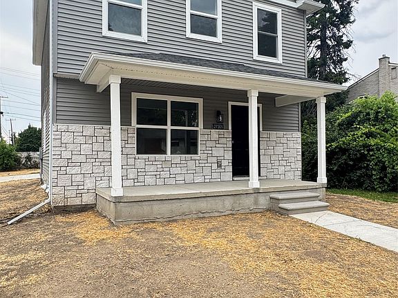 3rd image of 27305 Groveland St