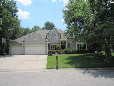 3300 Thunderbird Dr, Hutchinson, KS, 67502