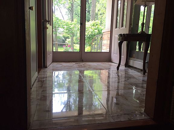 Porcelain tile Foyer