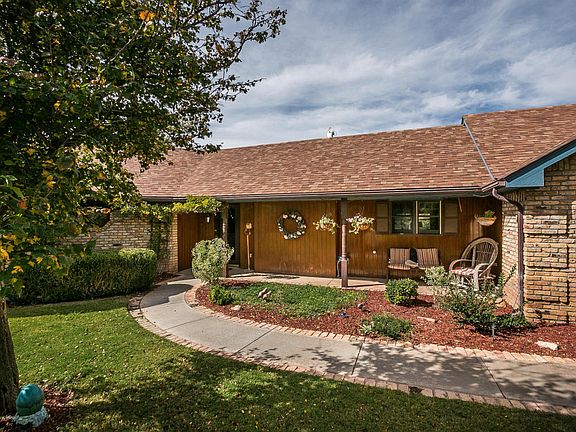 5th image of 102 Cottonwood Cir
