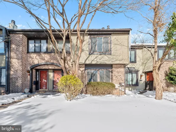 25 Essex Pl, Newtown, PA 18940