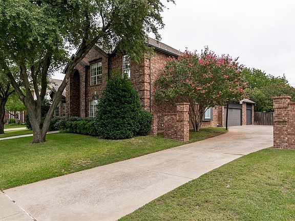3rd image of 7808 Calvert Ln