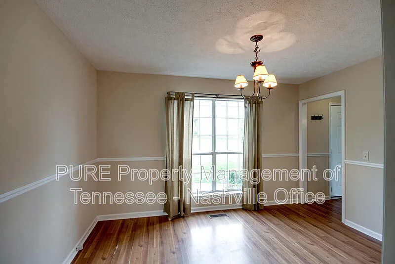 4 bed, 2.5 bath, 2062 sqft, $2,195 — Photo 4