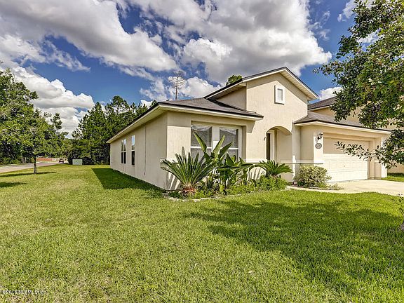 4th image of 76015 Deerwood Dr