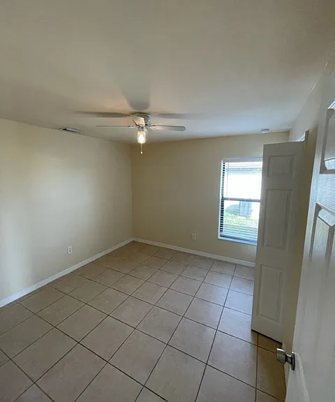 517 SE 5th Pl — Photo 13